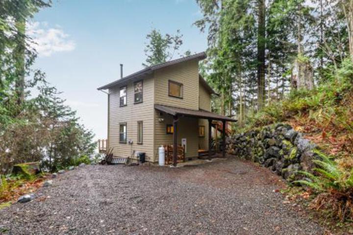 The Cabin at Oak Bay