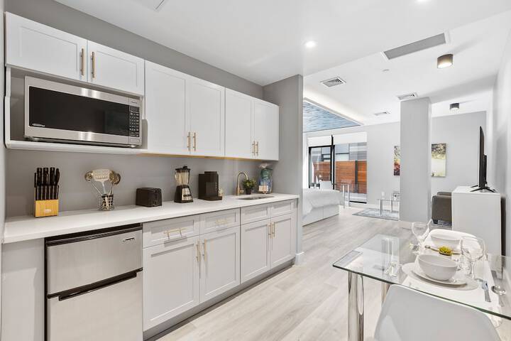 Global Luxury Suites at the Arches