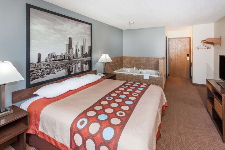 Room 10 of 15