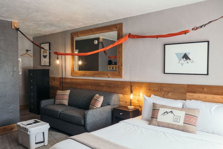 Room 10 of 43