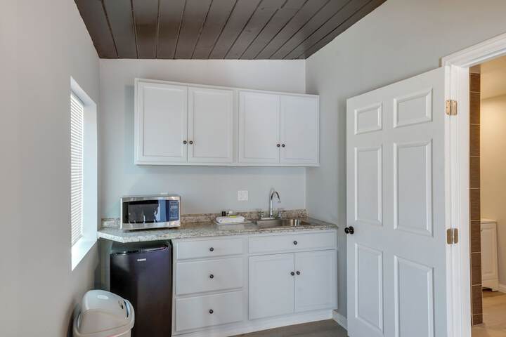 6 Mi to Frazier Mountain: Cozy Studio Retreat