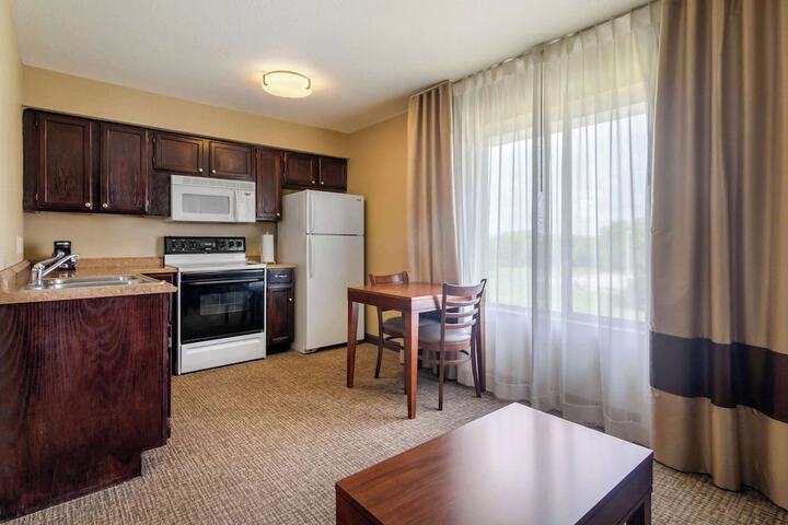 Comfort Inn & Suites Pittsburg KS