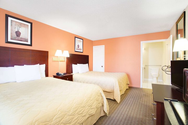 Super 8 by Wyndham Defuniak Springs