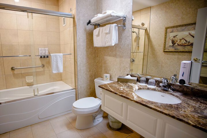Room 14 of 128