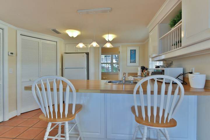 Tortuga Inn Beach Resort