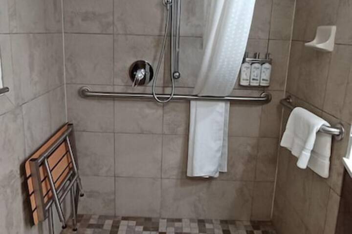 Room 8 of 31