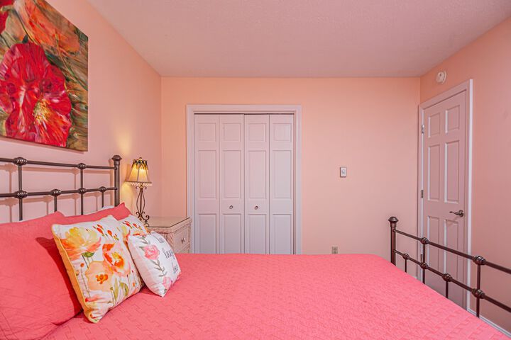 Room 8 of 33