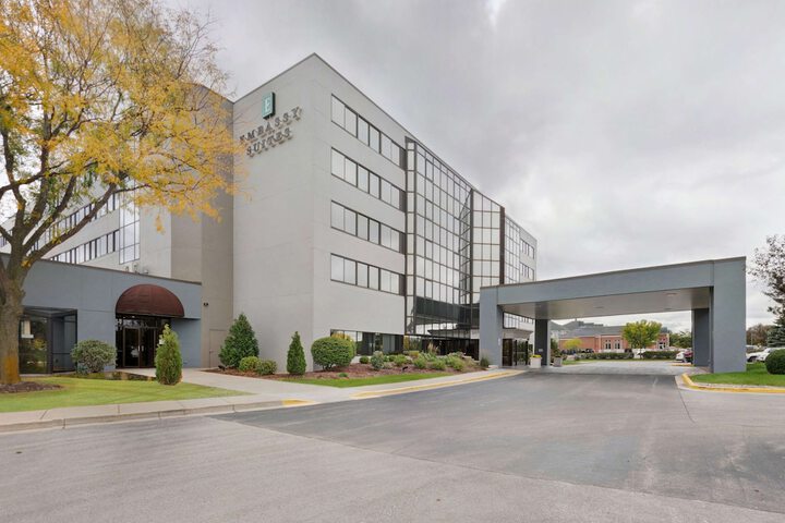 Embassy Suites by Hilton Milwaukee Brookfield