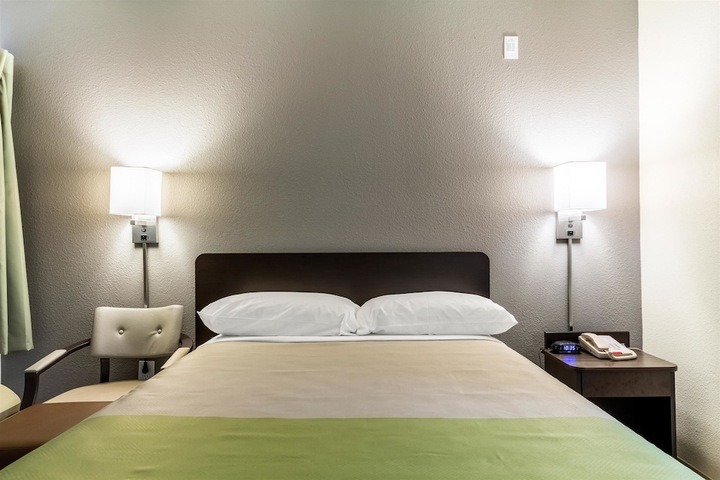 Room 21 of 29