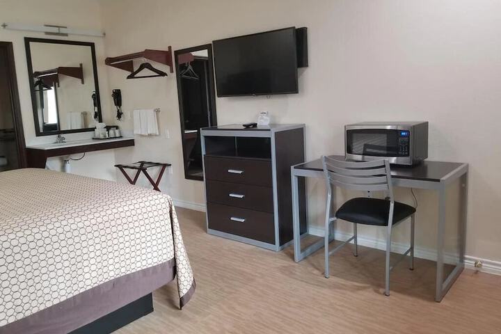 Scottish Inns & Suites Bay City TX