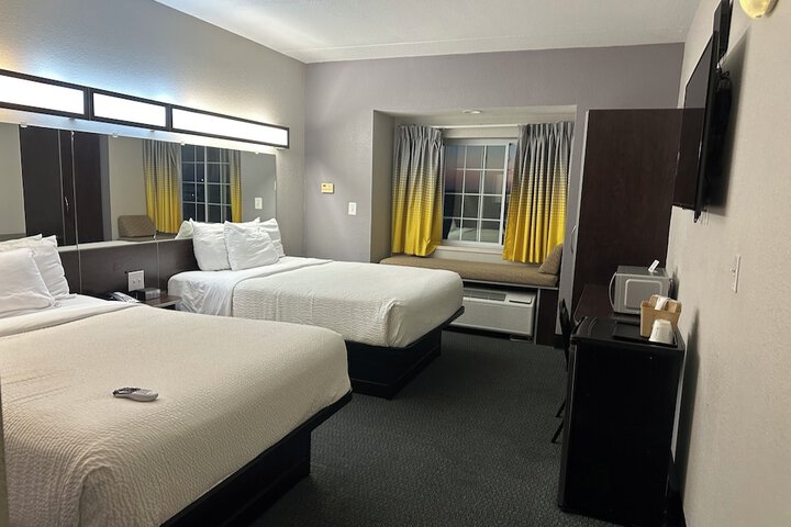 Microtel Inn & Suites by Wyndham Quincy Downtown / River Area