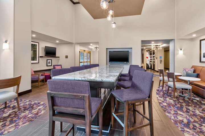 Hampton Inn & Suites Flint / Grand Blanc