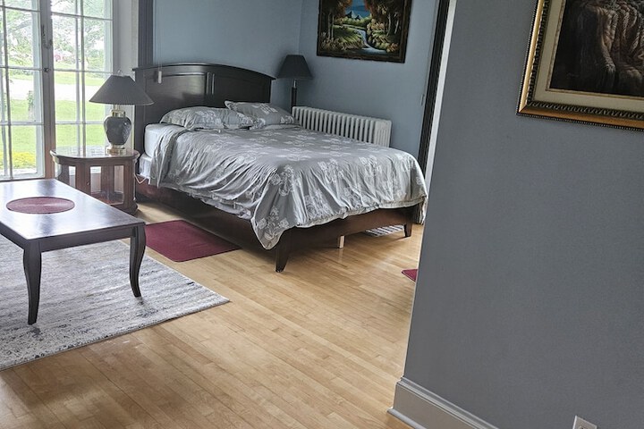 Room 11 of 21