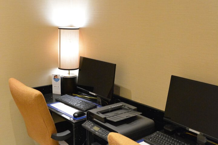 Business Center 45 of 46