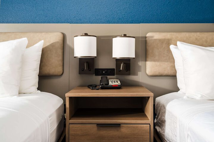 Room 27 of 51