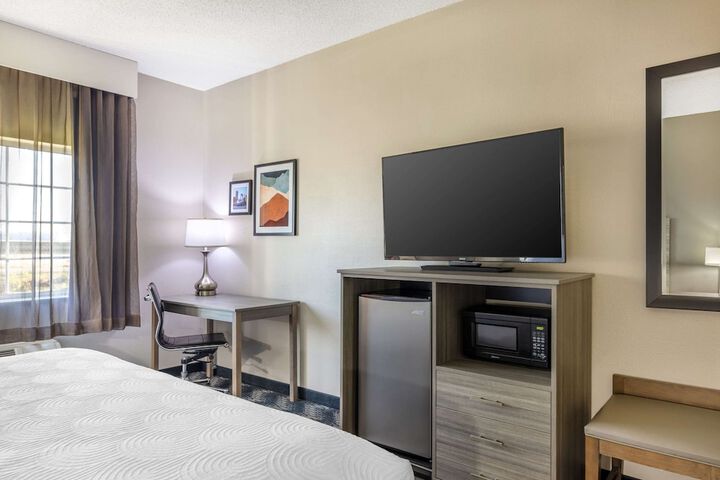Room 25 of 39