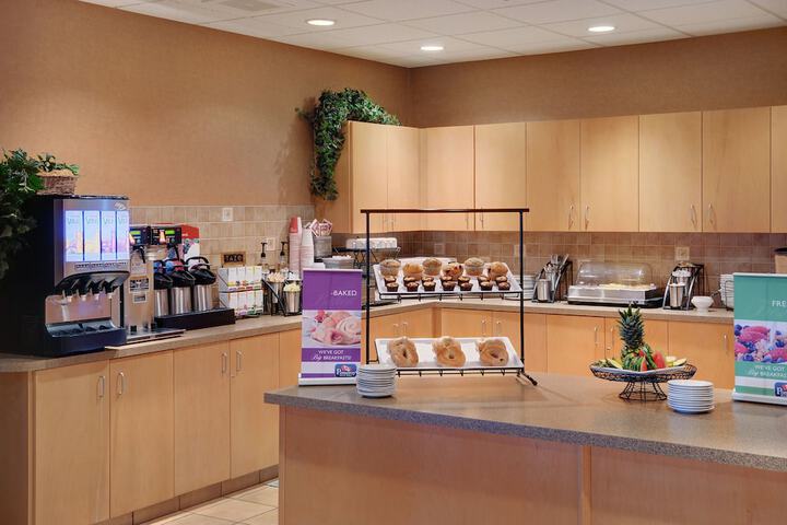 Pomeroy Inn & Suites Hotel Dawson Creek