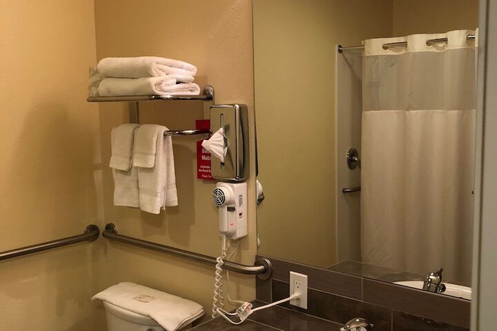 Room 43 of 107
