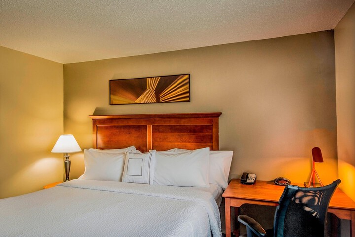 Room 21 of 34