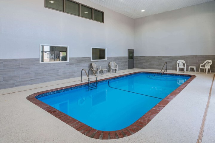 Pool 5 of 37