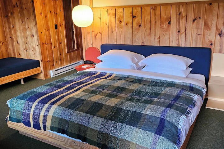 Room 8 of 40