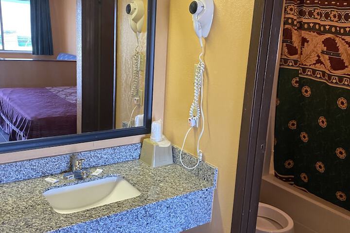 Executive Inn and Suites