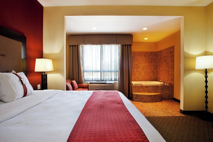 Room 15 of 52