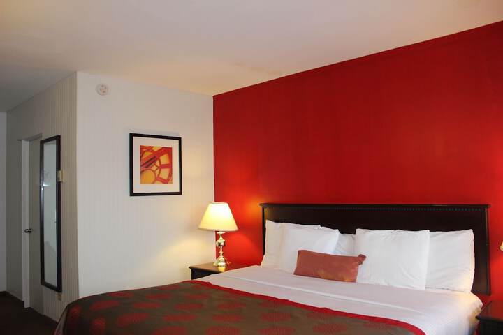 Room 8 of 15