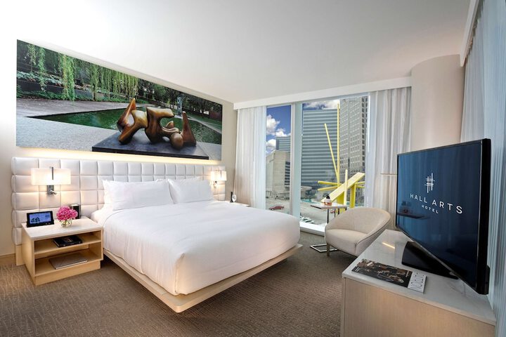 Room 18 of 142