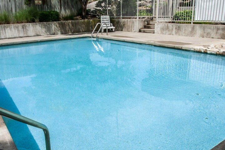 Pool 6 of 43