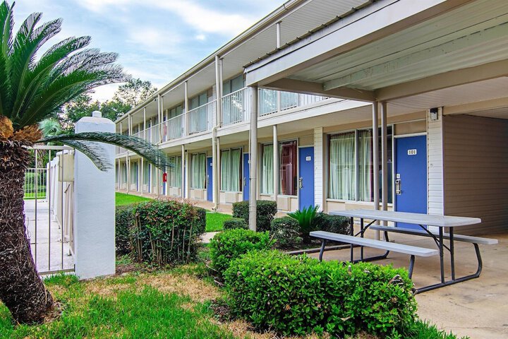 Motel 6 Bay Minette AL