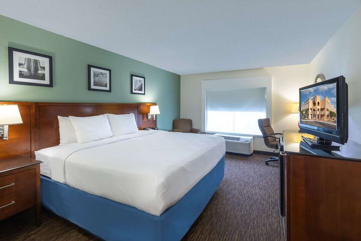 Days Inn by Wyndham Greenville