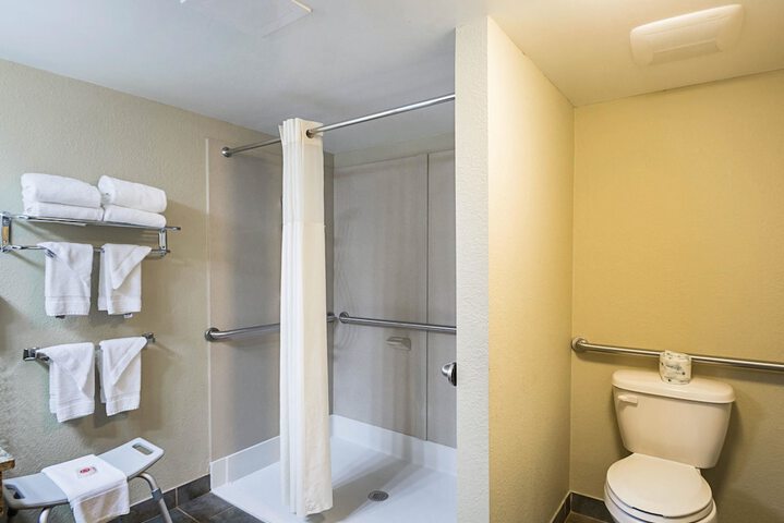 Room 10 of 40