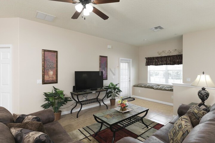 3 Beds Townhouse Super Close Disney