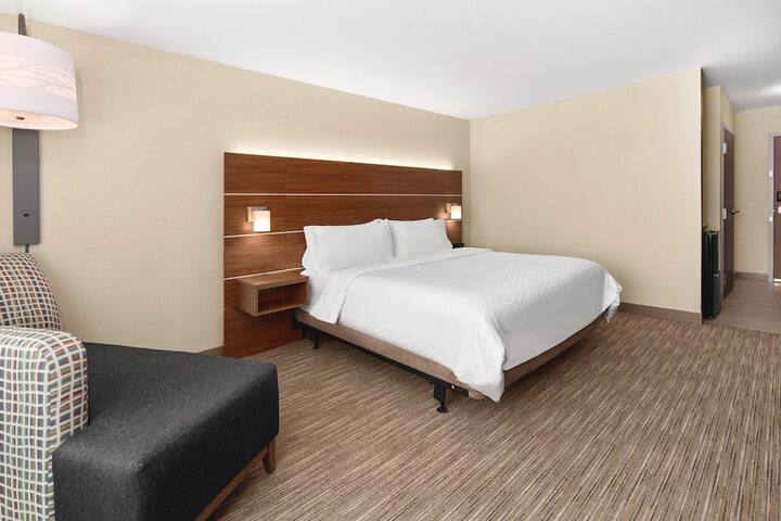 Room 7 of 22