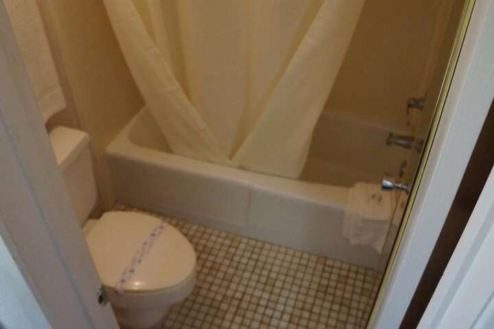 Room 10 of 30