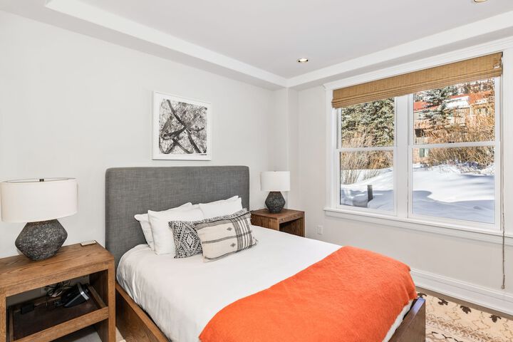 Element 52 Auberge Collection