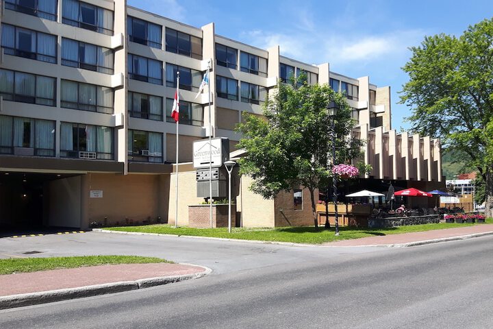Greenwood Inn & Suites