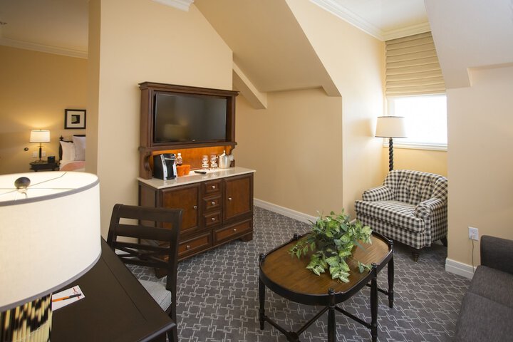 Room 48 of 90