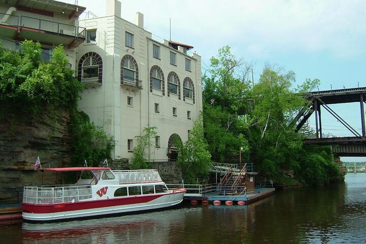 Hotel 3 of 42
