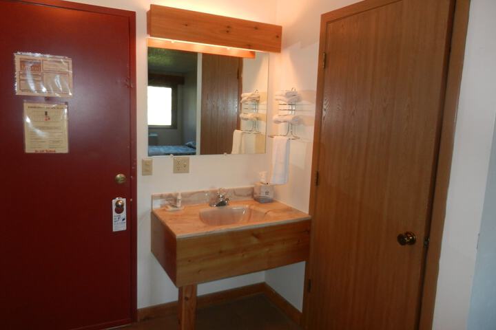 Room 13 of 28