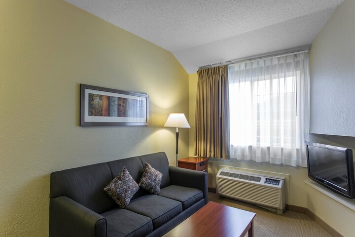 Room 30 of 48