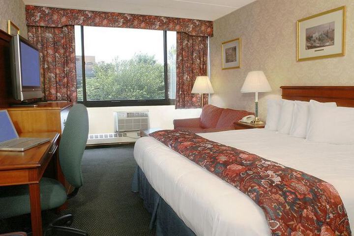 Room 12 of 18