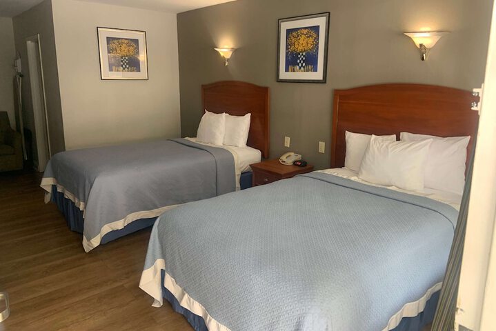 Room 5 of 18