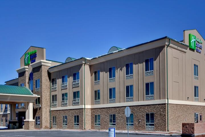 Holiday Inn Express Hotel & Suites Grants - Milan by IHG
