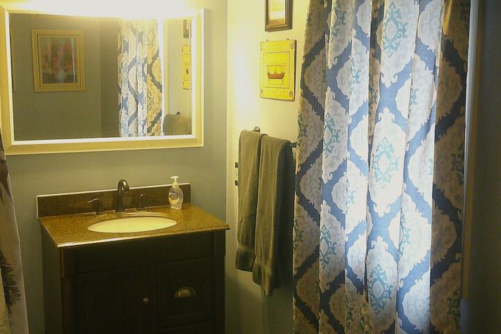 Room 33 of 154