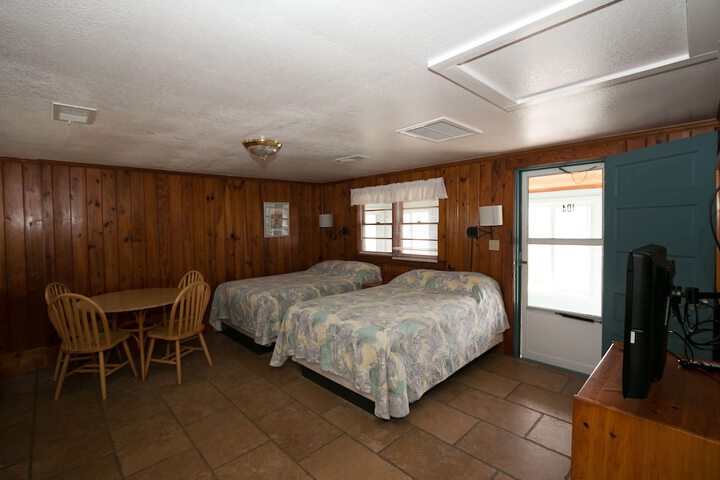 Room 83 of 199