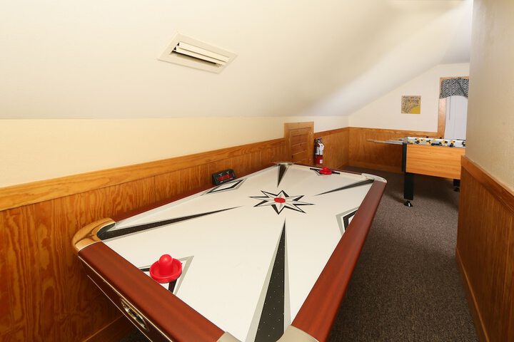 Room 16 of 40