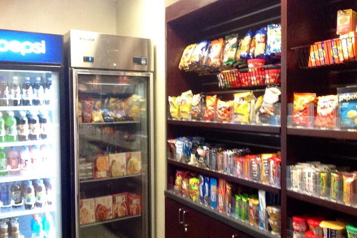 Holiday Inn Express & Suites Utica by IHG