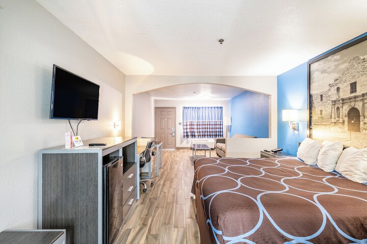Room 82 of 132
